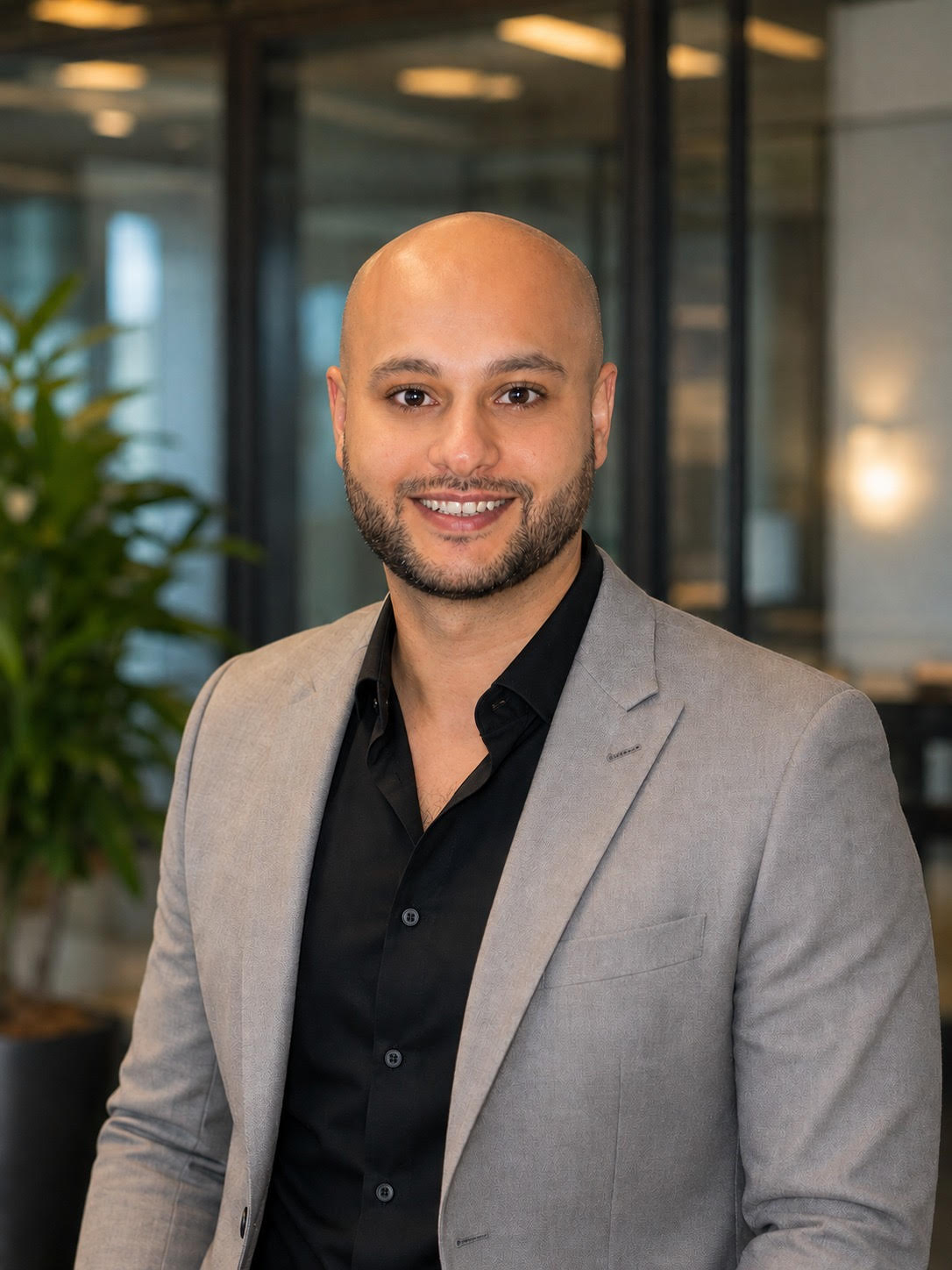 Ahmed Abou Zur, Medgrundare · HR & Ekonomiansvarig